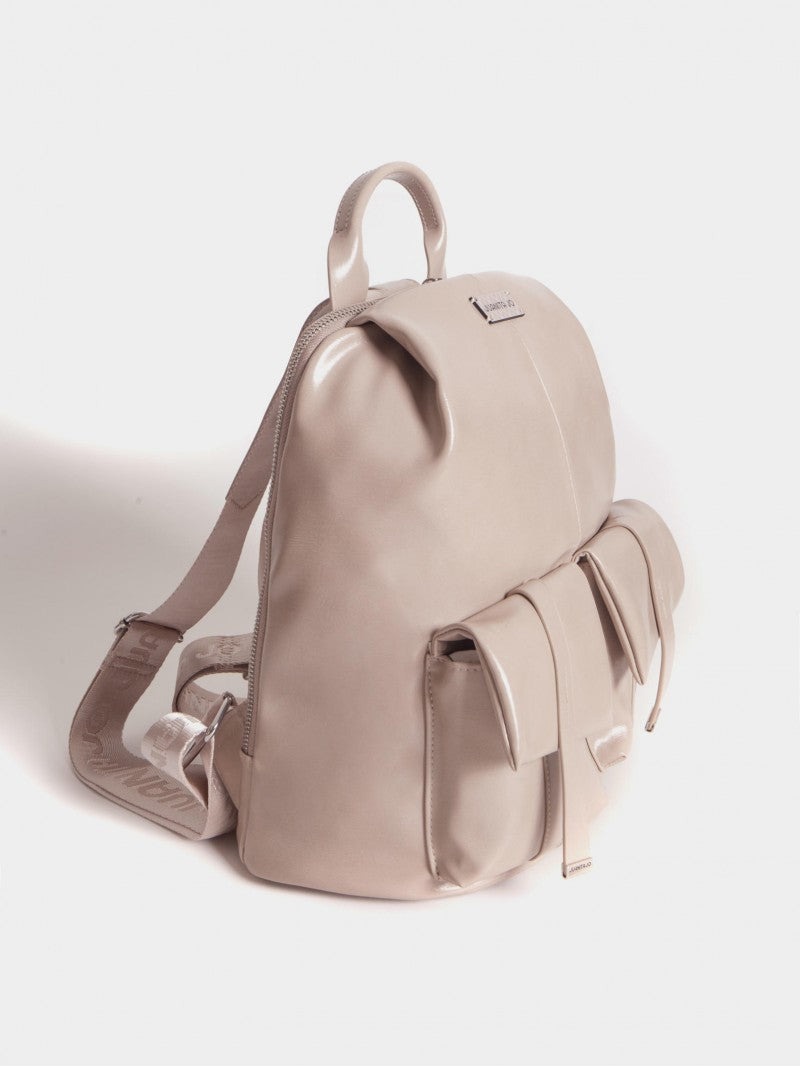 Mochila Visón Efecto Charol Roxie