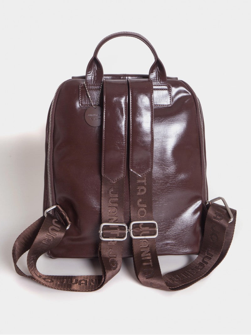 Mochila Cacao Efecto Charol Roxie