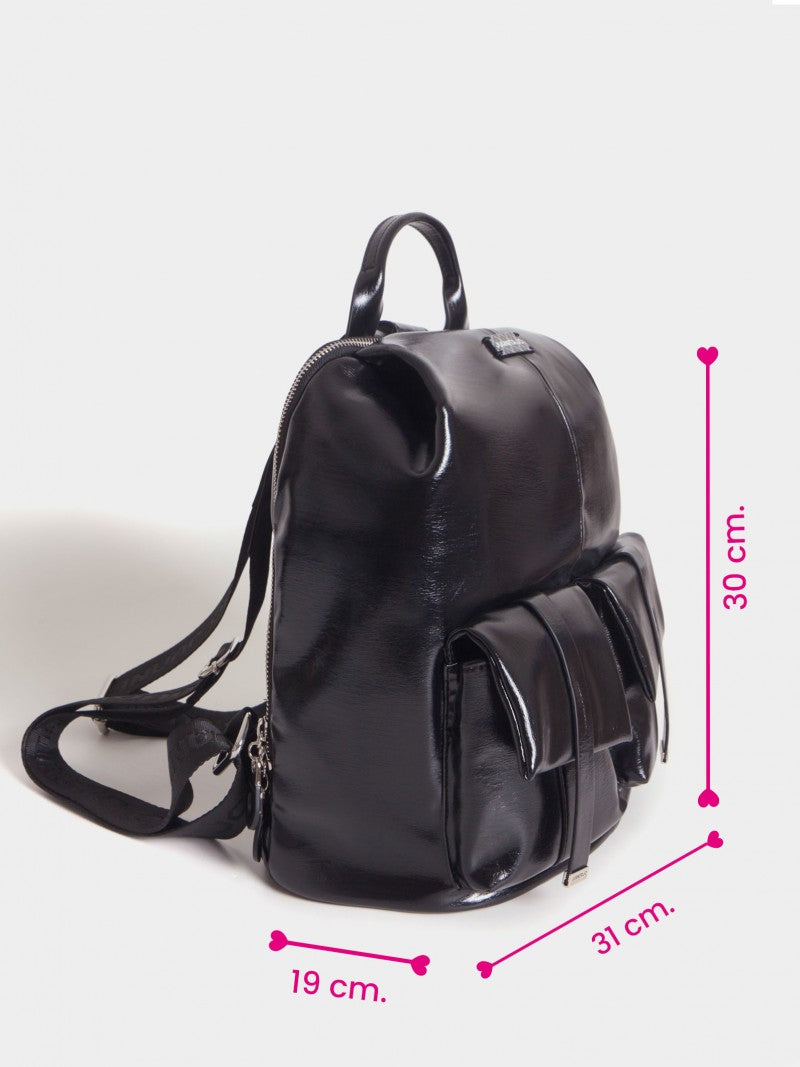 Mochila Negra Efecto Charol Roxie